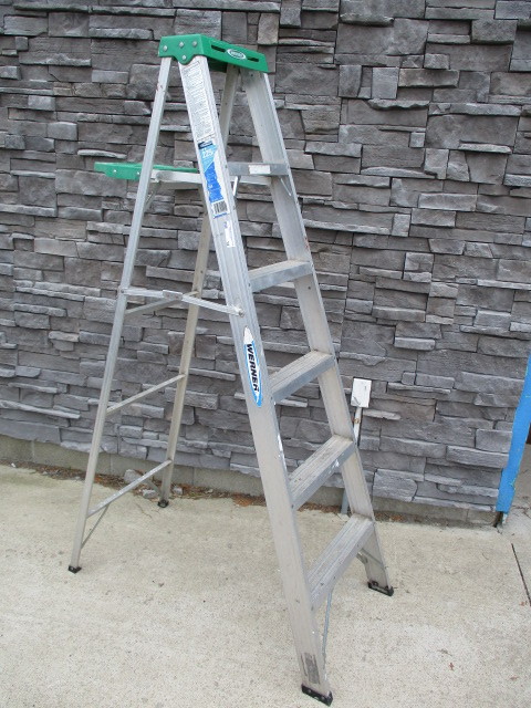 lot 14 image: Step Ladder