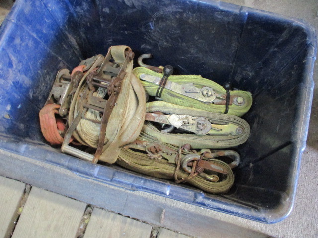 lot 17 image: Tie down straps