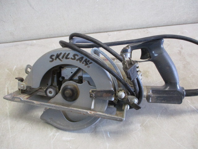 lot 19 image: Skil saw