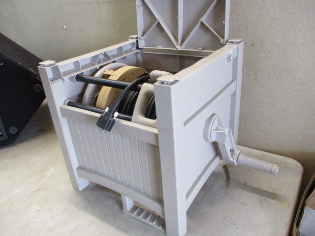 lot 33 image: Reel with commercial audio cables