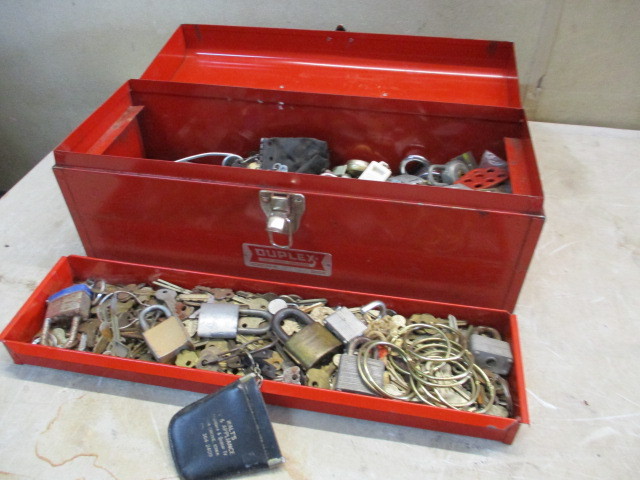 lot 45 image: Vintage Locks & Keys