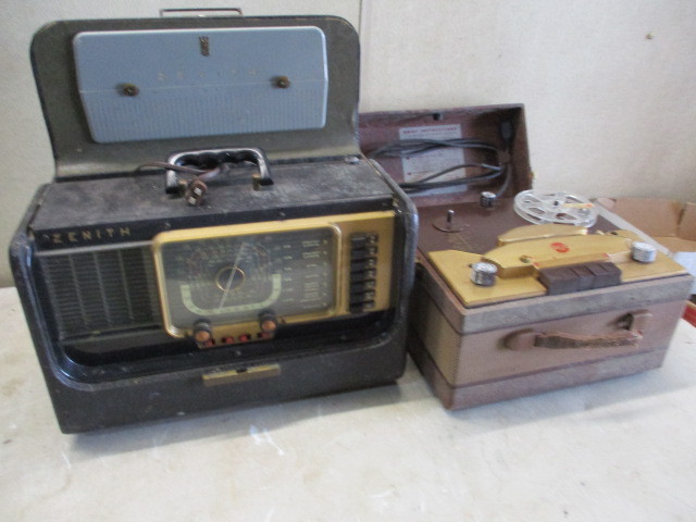 lot 48 image: Vintage Tape Deck & Radio