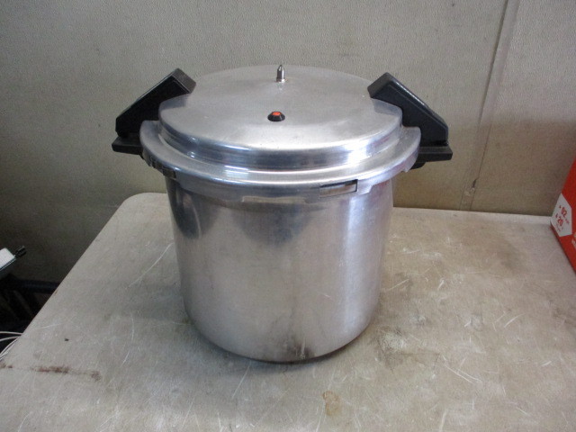 lot 55 image: Pressure Cooker