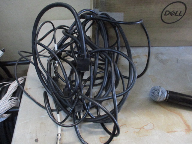 lot 40-1 image: Commercial AV cables & Accessories