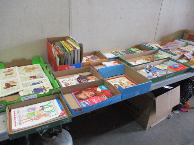 lot 74 image: Books(Lots of American Girl)