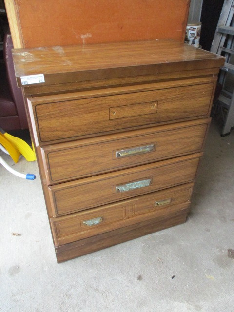 lot 78 image: Dresser