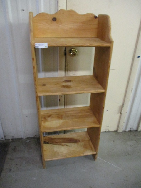 lot 79 image: Shelf unit