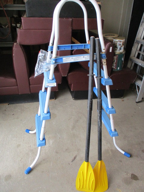 lot 87 image: Pool ladder and 2 paddles