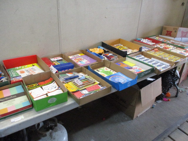 lot 93 image: Craft Supplies