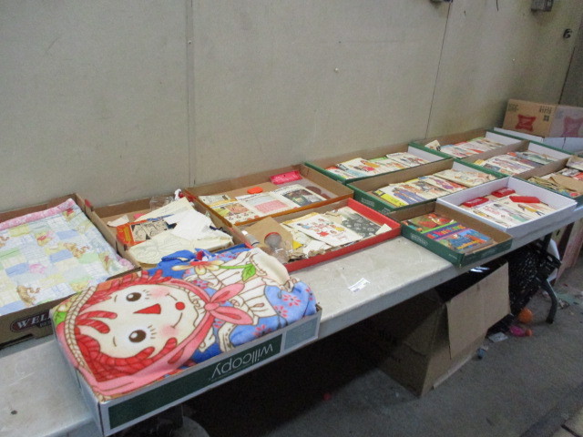 lot 100 image: Sewing Lot