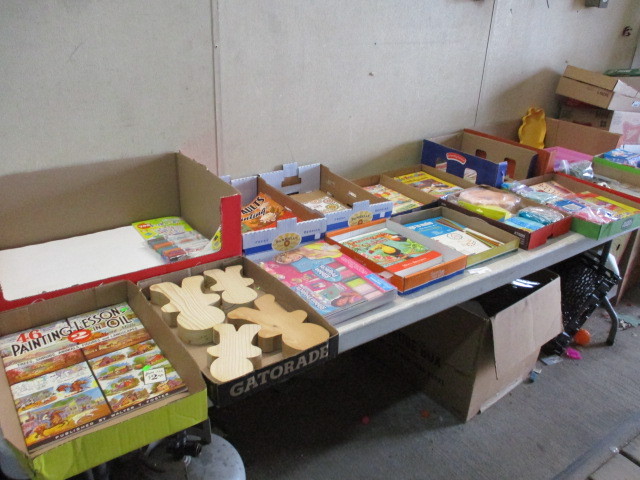 lot 107 image: Craft Supplies
