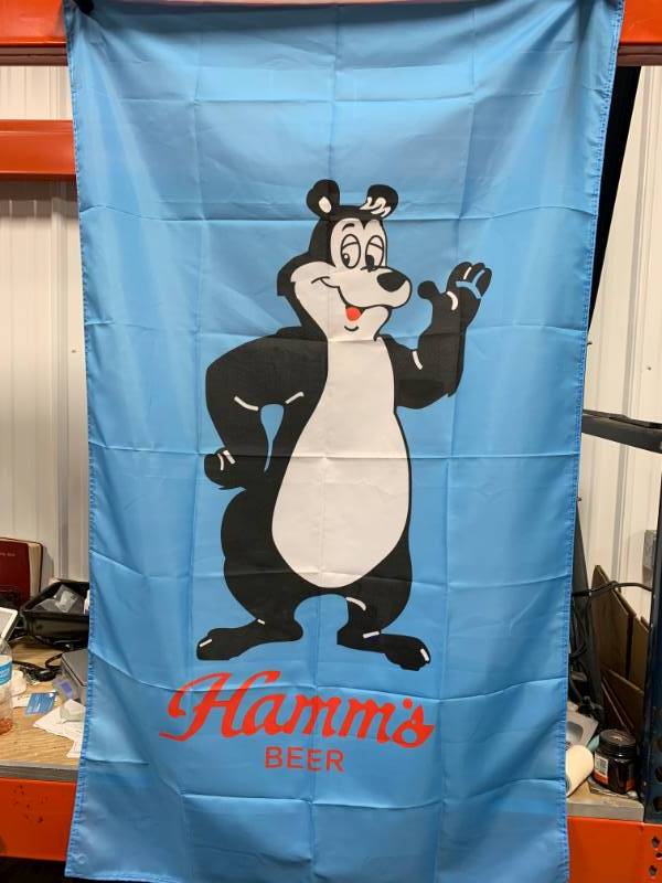 lot 27 image: 3 x 5 Hamms Beer Flag