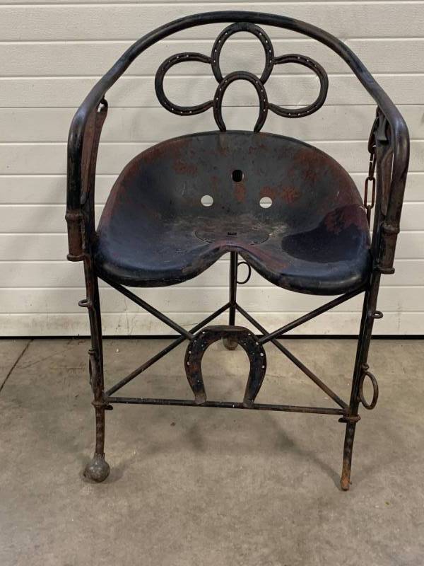 lot 31 image: Antique Tractor Seat Chair w Horseshoes