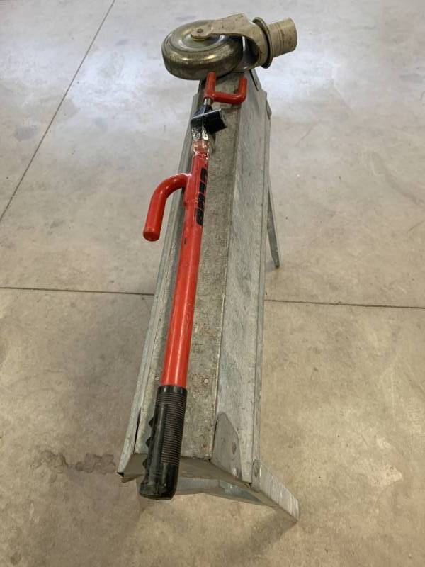 lot 78 image: Sawhorse, the Club, 6 Caster