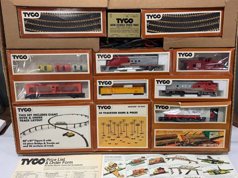 lot 83 image: Vintage 1970s Tyco Train Set with Catalog & Price List
