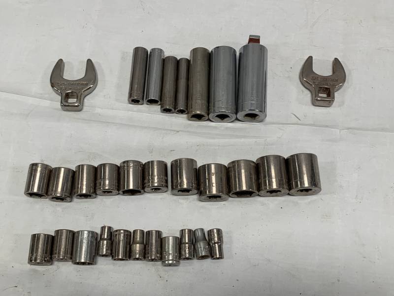lot 89 image: 31 Piece Craftsman Sockets