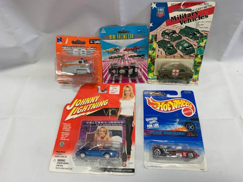lot 114 image: Lot of 5 Vintage Toy Train & Cars