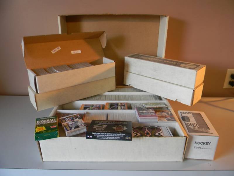lot 38 image: VERY LARGE COLLECTION OF BASEBALL CARDS - LOOKS TO BE SOME COMPLETE SETS - VERY NICE COLLECTION - SEE PICTURES