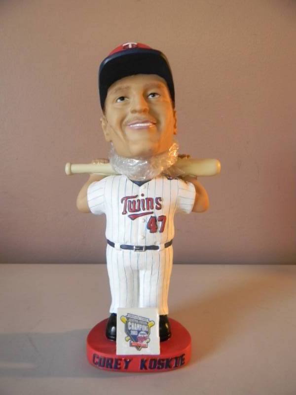 lot 40 image: VINTAGE 2004 Minnesota Twins Corey Koskie Bobblehead - NICE - NEW IN BOX - SEE PICTURES