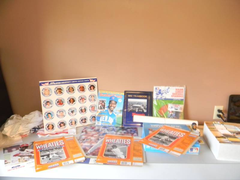 lot 49 image: VINTAGE MLB BASEBALL COLLECTION - SEE PICTURES