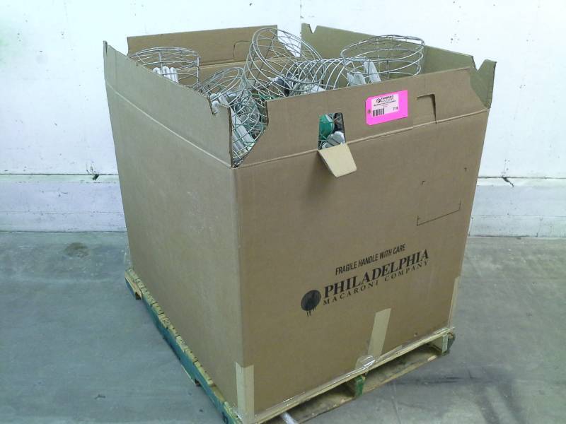 lot 719 image: Lot of (Approximately 30) Highbays Lighting Fixtures