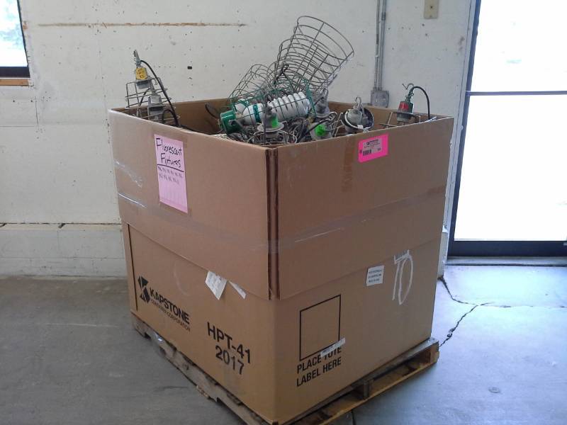lot 721 image: Lot of (53) 200W Fluorescent Lighting Fixtures