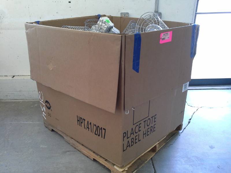 lot 723 image: Lot of (36) 150W Lighting Fixtures