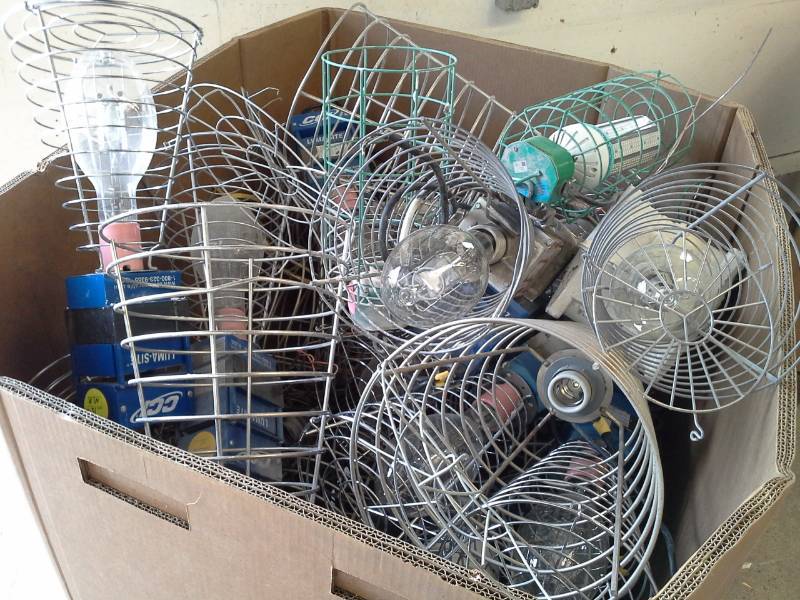 lot 725 image: Lot of (Approximately 30) Luma-Site Lighting Fixtures