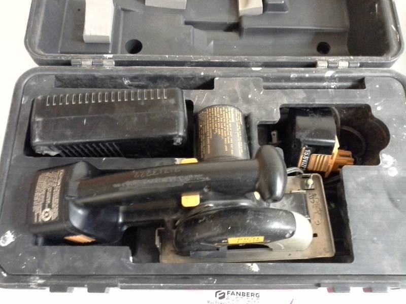 lot 785 image: Panasonic 15.6VDC Cordless 5-34in. Metal Cutter EY3530, Battery, Charger, Case
