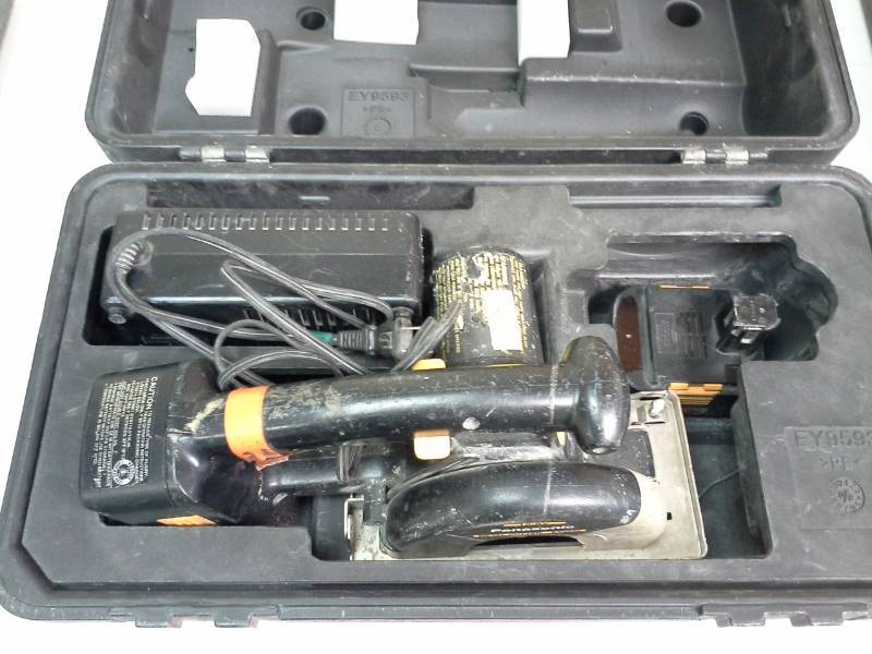 lot 788 image: Panasonic 15.6VDC Cordless 5-34in. Metal Cutter EY3530, Battery, Charger, Case