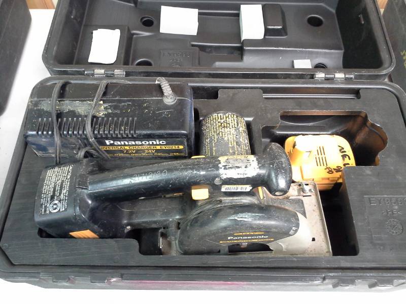 lot 789 image: Panasonic 15.6VDC Cordless 5-34in. Metal Cutter EY3530, Battery, Charger, Case