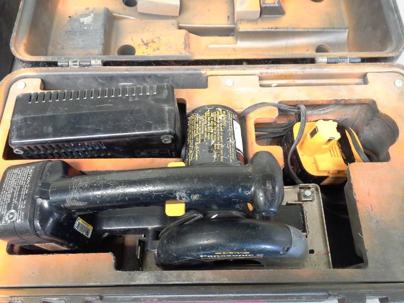 lot 792 image: Panasonic 15.6VDC Cordless 5-34in. Metal Cutter EY3530, Battery, Charger, Case