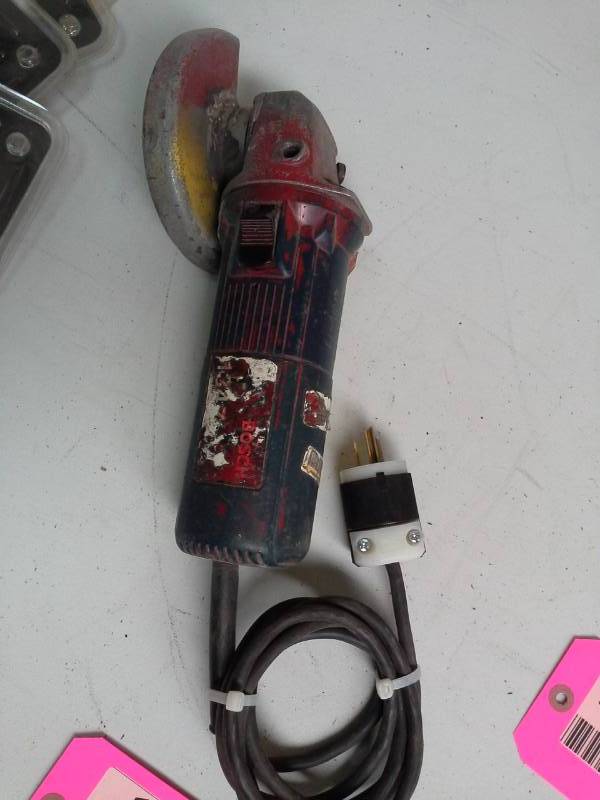 lot 814 image: Bosch Angle Grinder