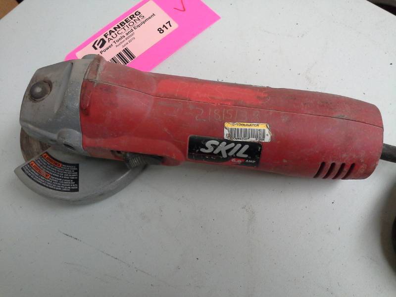 lot 817 image: Skil 4-12in. Angle Grinder