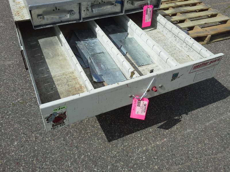 lot 712 image: Weather Guard Model 308 Pack Rat Bed Box