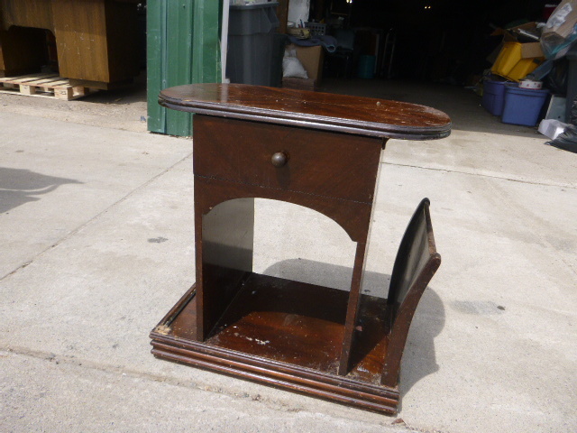 lot 25 image: Vintage Table with Magazine Rack