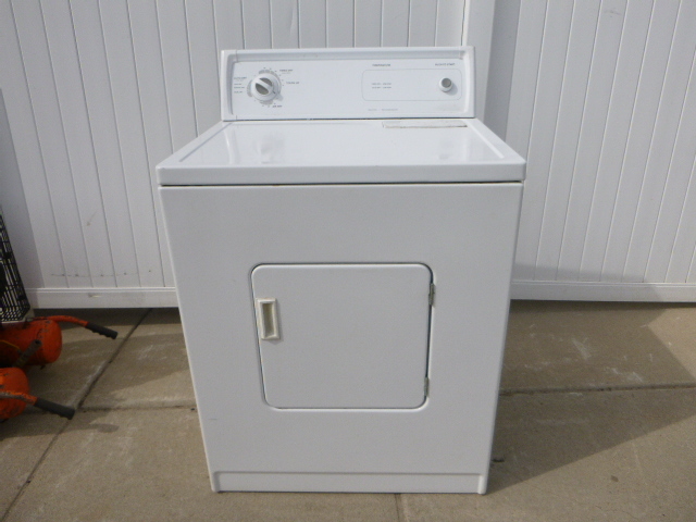 lot 35 image: Electric Dryer