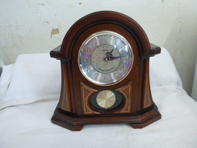 lot 54 image: Seiko Mantle Clock