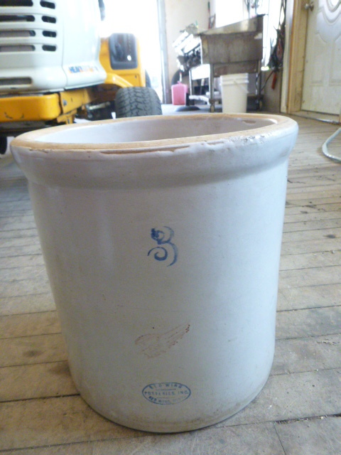 lot 56 image: Red Wing No. 3 Crock