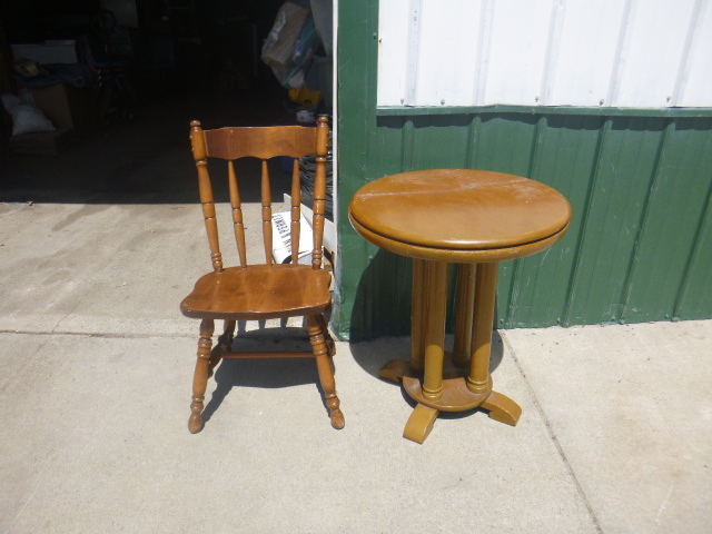 lot 49 image: Small Table with Chair