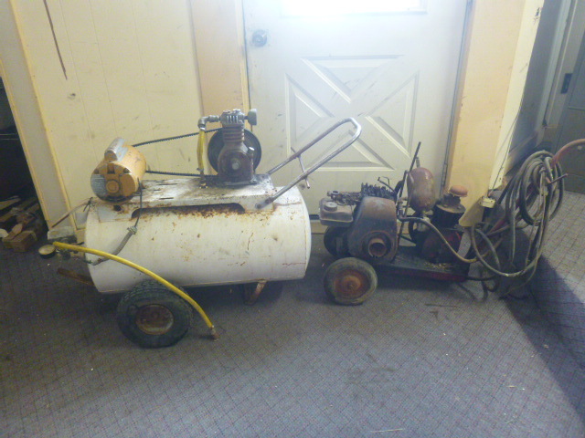 lot 72 image: 2 Air Compressors