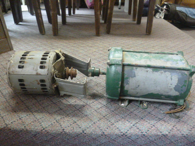 lot 75 image: 2 Electric Motors