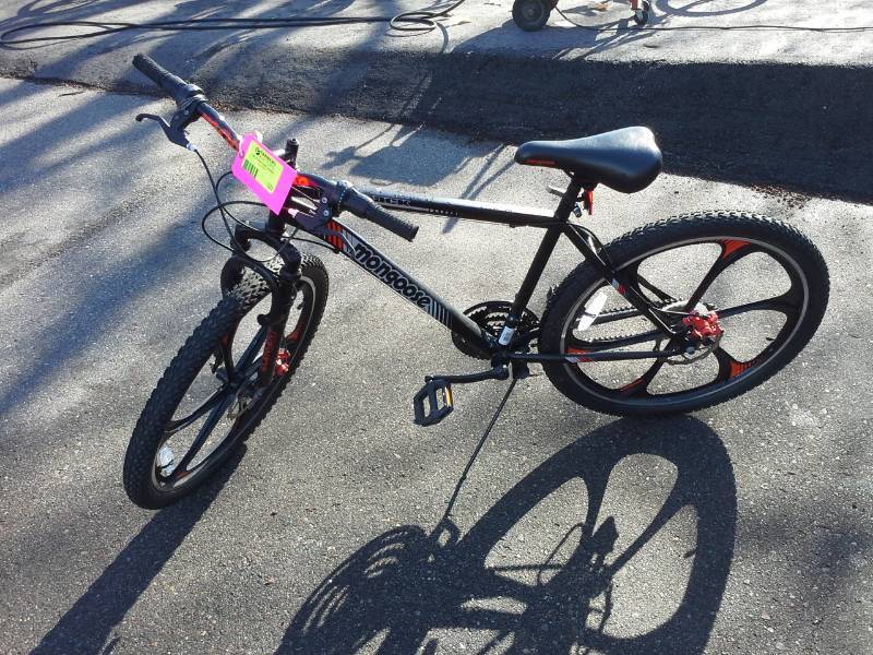 lot 325 image: Mongoose Mack Trail Bike