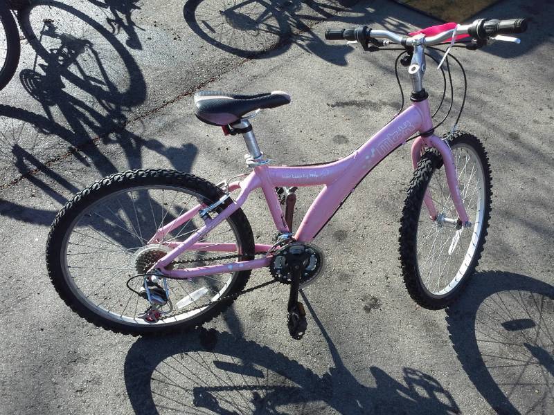 lot 327 image: MTX  Womens Trail Bike