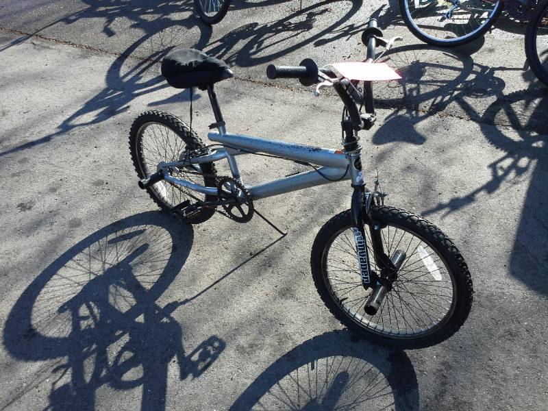 lot 329 image: Magna Boys Bike