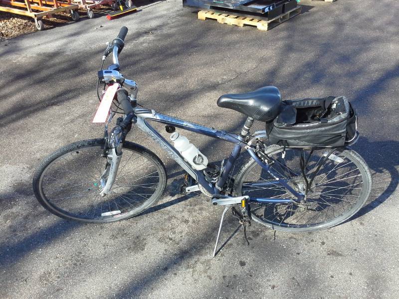 lot 343 image: Trek 7100 Road Bike