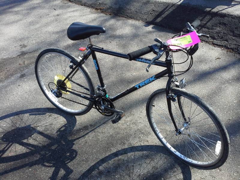 lot 340 image: Trek 800 Road Bike