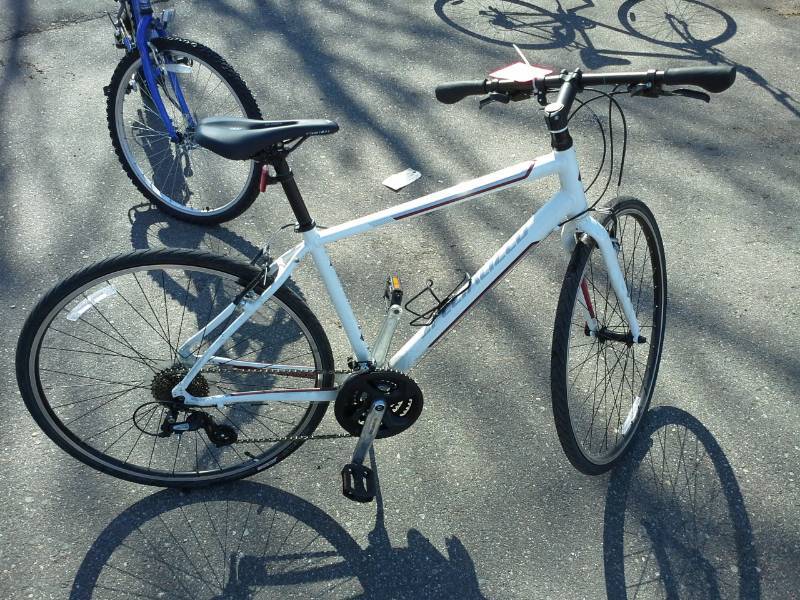 lot 362 image: Sirrus Specialized Womens Trail Bike