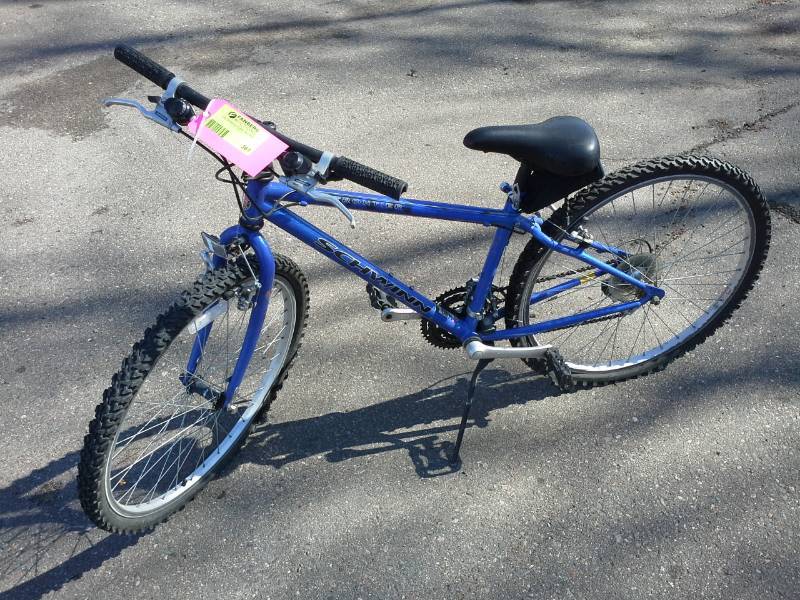 lot 361 image: Schwinn Frontier Trail Bike