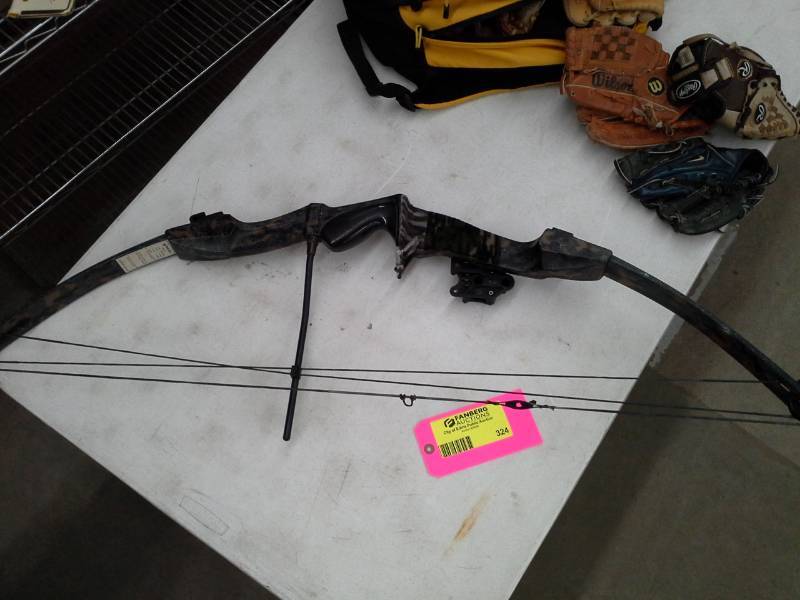 lot 324 image: Hoyt Bow